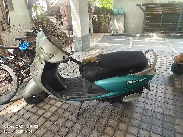 Used 2011 Hero Pleasure Drum Brake Alloy Wheel for sale in