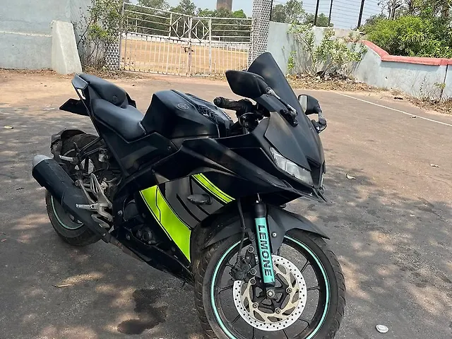 Used 2017 Yamaha YZF R15 V3 Racing Blue ABS BS VI for sale in