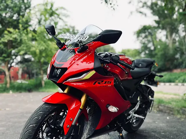 Used 2023 Yamaha R15 V4 Metallic Red [2022] for sale in Chandigarh