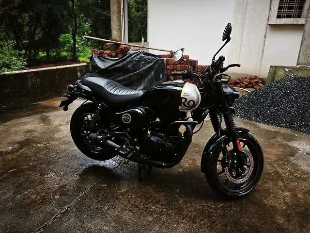 Used 2024 Royal Enfield Hunter 350 Top for sale in Rourkela at Rs