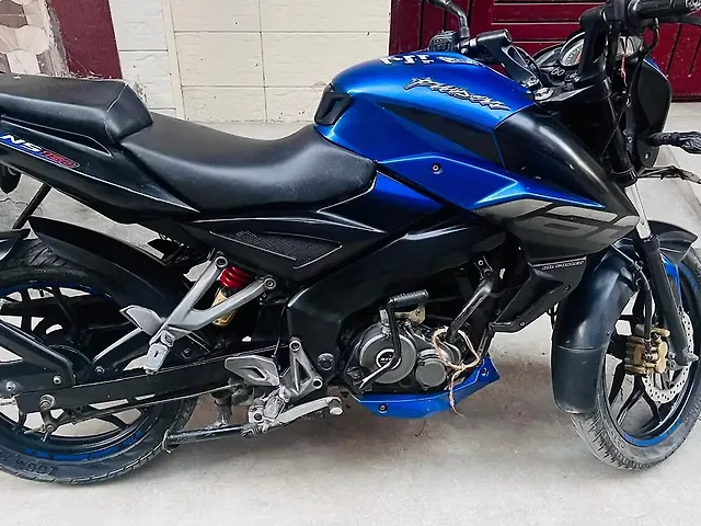 Used 2017 Bajaj Pulsar NS160 Single Disc for sale in Delhi at Rs