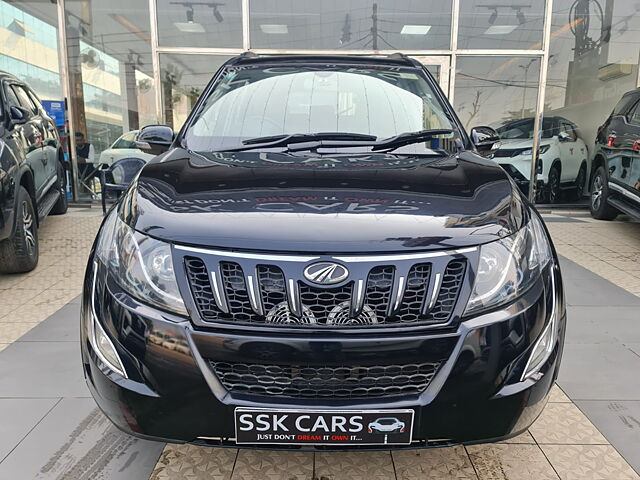 Second Hand Mahindra XUV500 W11 in Lucknow