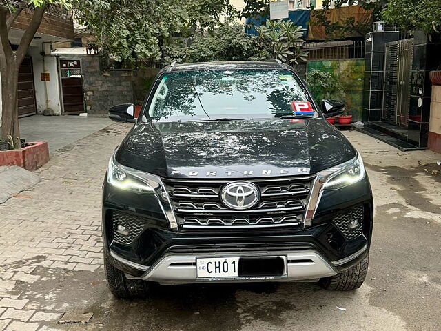 Second Hand Toyota Fortuner 4X2 AT 2.8 Diesel in Meerut