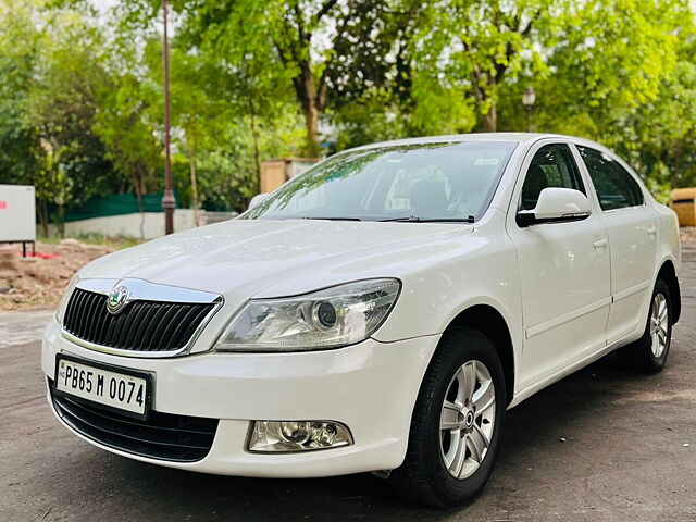 Second Hand Skoda Laura Ambiente 2.0 TDI CR MT in Chandigarh