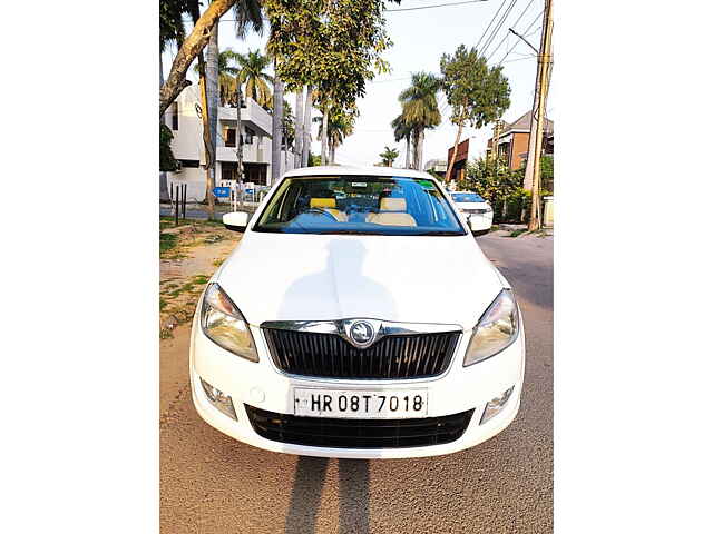 Second Hand Skoda Rapid [2014-2015] 1.5 TDI CR Ambition with Alloy Wheels in Chandigarh