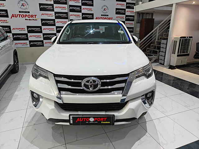 Second Hand Toyota Fortuner [2016-2021] 2.8 4x2 AT [2016-2020] in Bangalore