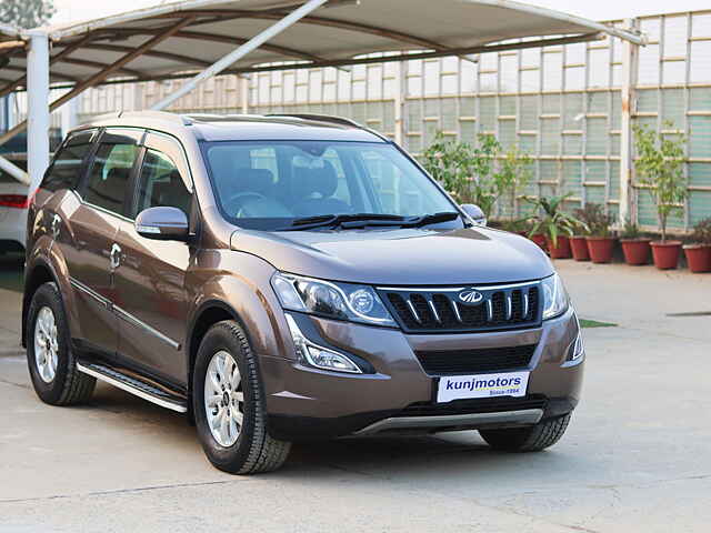 Second Hand Mahindra XUV500 [2015-2018] W10 AT in Delhi