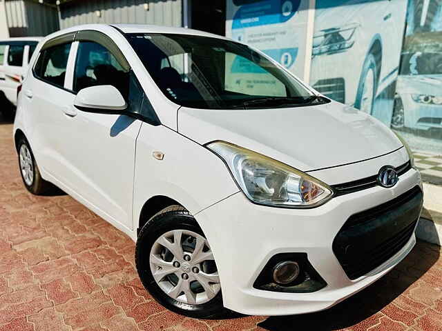 Second Hand Hyundai Grand i10 Magna U2 1.2 CRDi in Ahmedabad