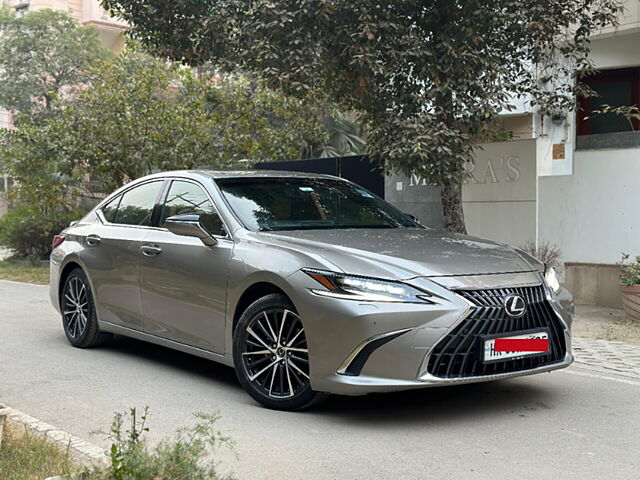 Second Hand Lexus ES 300h Luxury in Delhi