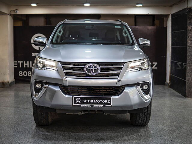 Second Hand Toyota Fortuner [2016-2021] 2.8 4x2 AT [2016-2020] in Delhi