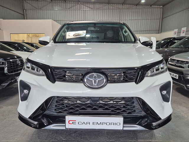 Second Hand Toyota Fortuner Legender 2.8 4X2 AT in Hyderabad