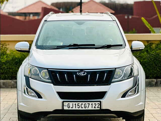 Second Hand Mahindra XUV500 [2015-2018] W10 AWD in Valsad