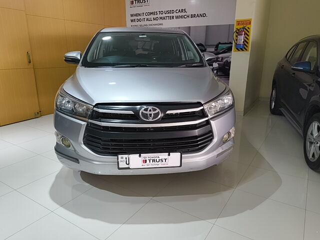 Second Hand Toyota Innova Crysta [2016-2020] 2.4 G 8 STR [2016-2017] in Kanpur