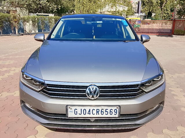 Second Hand Volkswagen Passat Highline in Ahmedabad