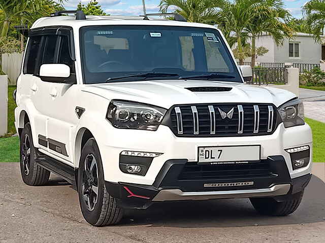 Second Hand Mahindra Scorpio S11 MT 7S CC in Delhi