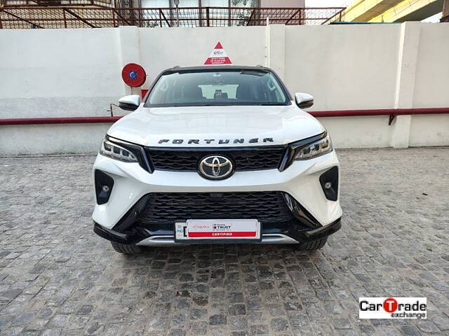 Second Hand Toyota Fortuner Legender 2.8 4X2 AT in Delhi