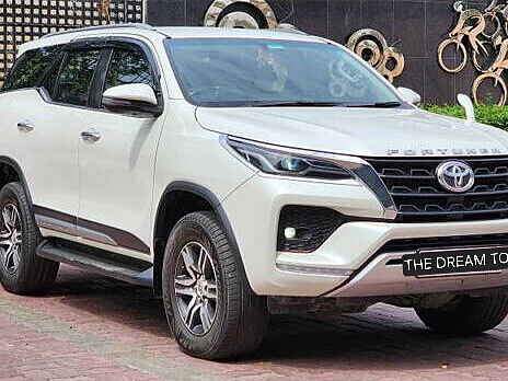 Second Hand Toyota Fortuner 4X2 AT 2.8 Diesel in Delhi