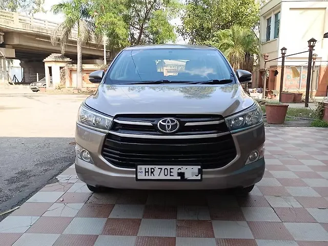 Second Hand Toyota Innova Crysta [2016-2020] 2.4 G 7 STR [2016-2017] in Zirakpur