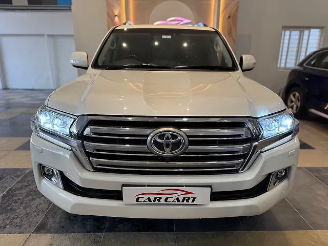 Toyota Land Cruiser 2016: Legenda yang Tetap Berjaya
