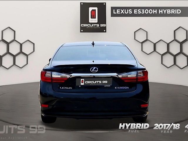 Used 2018 Lexus ES [2017-2018] 300h for sale in Chennai at