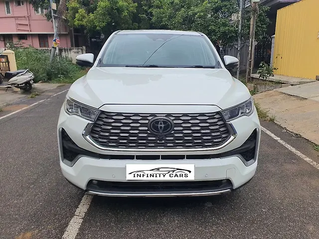グラス Used 2023 Toyota Innova Hycross ZX (O) Hybrid 7 STR for sale