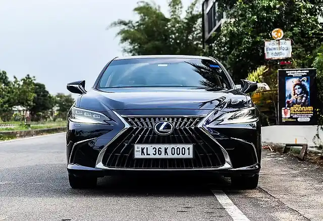 Second Hand Lexus Old Generation ES 2018 300h Luxury in Thrissur Second Hand Lexus Old Generation ES 2018 300h Luxury in Thrissur