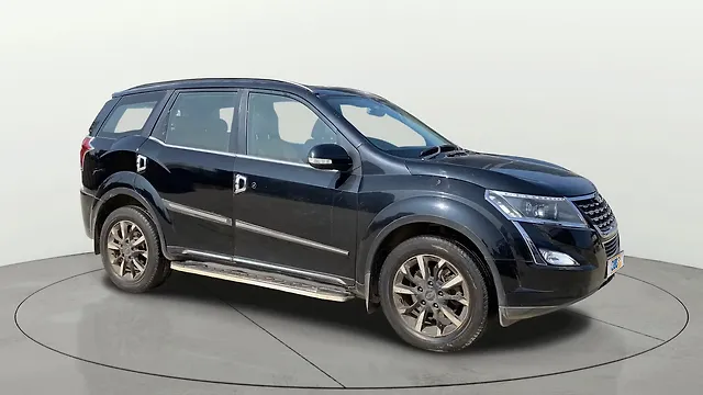 Second Hand Mahindra XUV500 W11 AT in Rajkot Second Hand Mahindra XUV500 W11 AT in Rajkot