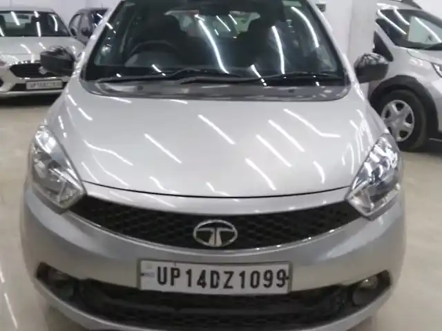 Second Hand Tata Tiago [2016-2020] Revotorq XE in Kanpur