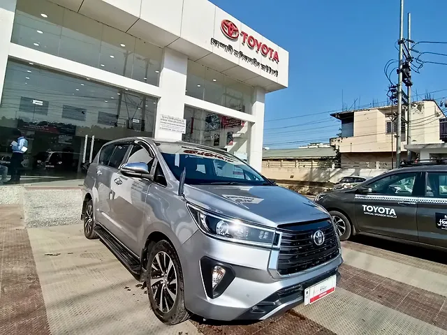Used 2022 Toyota Innova Crysta ZX Diesel Manual 7 STR for sale in