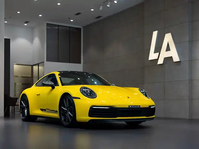 Second Hand Porsche 911 Carrera in Kolkata Second Hand Porsche 911 Carrera in Kolkata