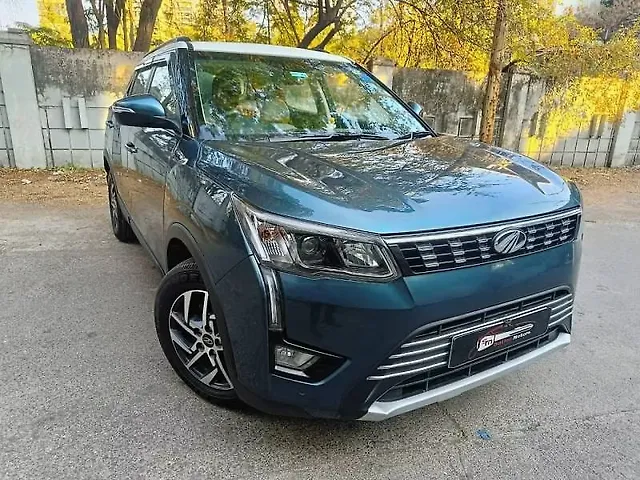 Used 2019 Mahindra XUV300 [2019-2024] W8(O) 1.5 Diesel Dual Tone