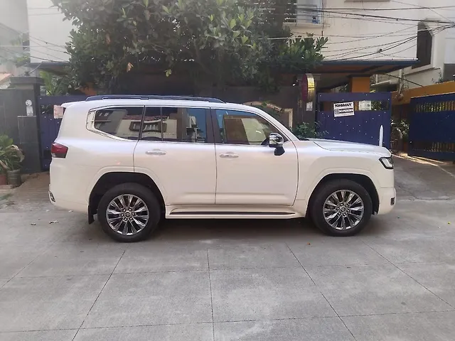 Used 2023 Toyota Land Cruiser ZX Diesel [2023-2025] for sale in