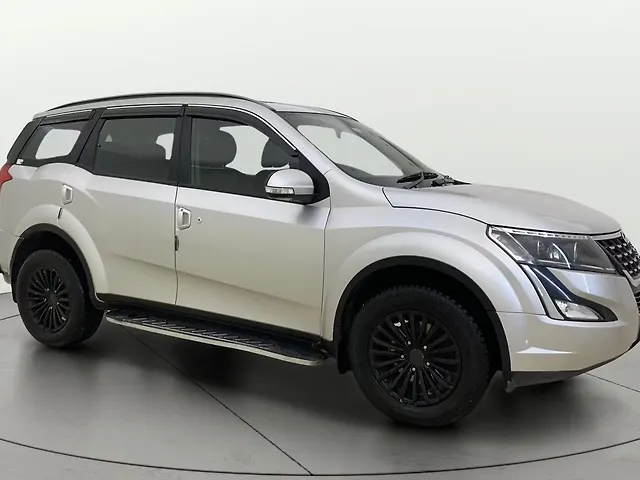 Used 2021 Mahindra XUV500 W9 for sale in Ahmedabad at Rs.9,34,000