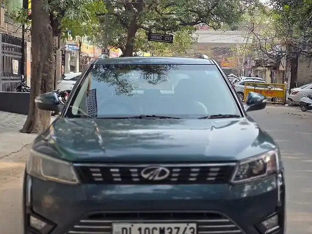 Second Hand Mahindra XUV300 [2019-2024] 1.2 W8 (O) [2019-2019] in Delhi