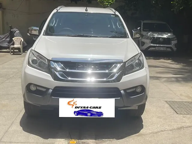 Used 2017 Isuzu MU-X [2017-2018] 4x4 for sale in Mumbai at Rs.13
