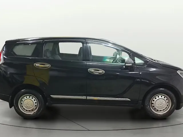 Used 2019 Mahindra Marazzo [2018-2020] M2 7 STR for sale in Surat