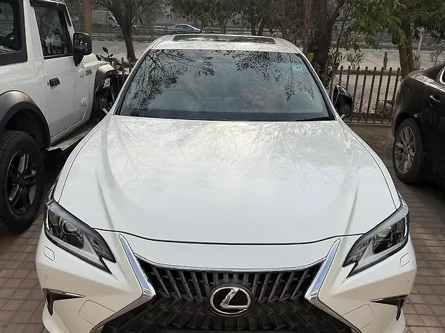 Second Hand Lexus Old Generation ES 2018 300h Exquisite in Delhi