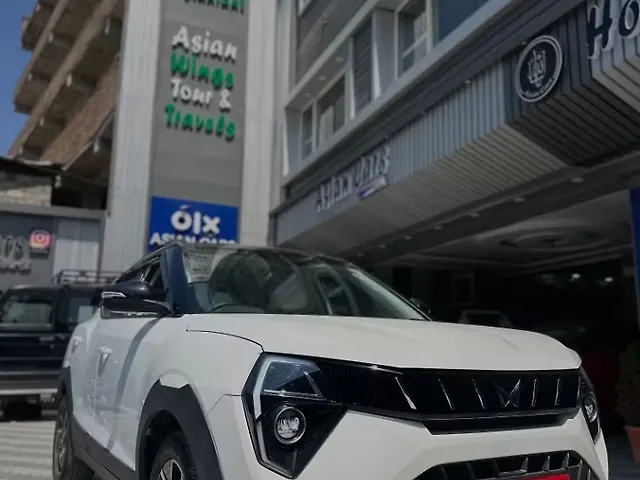 Second Hand Mahindra XUV 3XO AX7 Diesel 1.5L Turbo Automatic (AMT) Dual Tone in Jammu