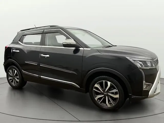 Second Hand Mahindra XUV300 [2019-2024] W8 (O) 1.2 Petrol in Noida