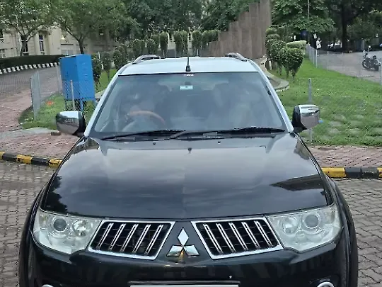 Second Hand Mitsubishi Pajero Sport 2.5 MT in Mumbai