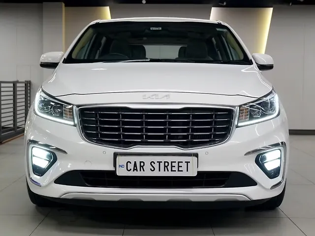 Second Hand Kia Carnival Limousine Plus Diesel Turbo Automatic in Kanpur Second Hand Kia Carnival Limousine Plus Diesel Turbo Automatic in Kanpur
