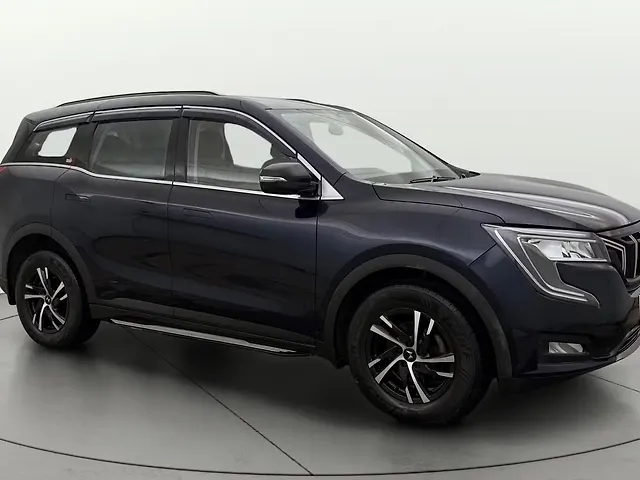 Mahindra Old Generation XUV700 AX 3 Petrol AT 5 STR [2021]
