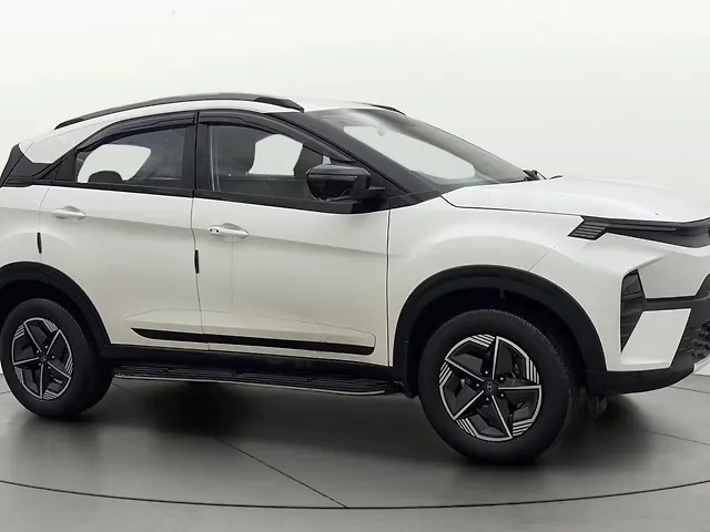 Tata Nexon Creative Plus 1.2 Petrol 6MT [2023-2025]