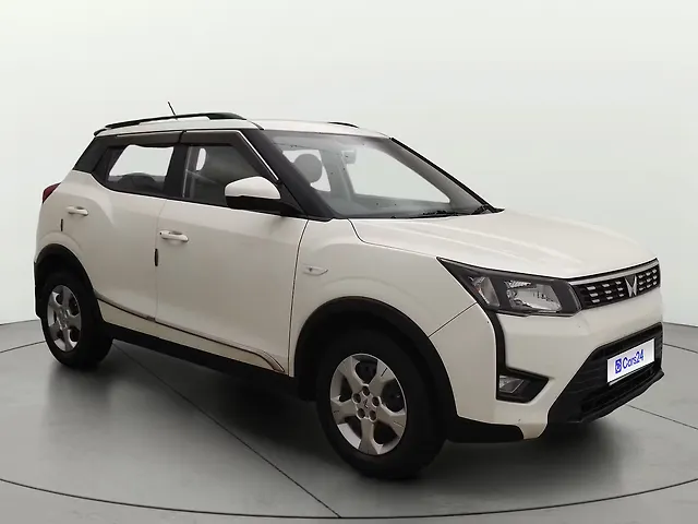 Mahindra XUV300 W6 1.2 Petrol AMT [2021]