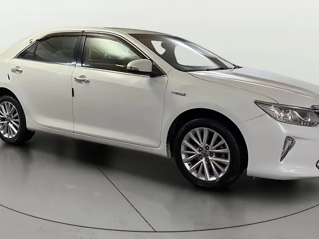 Toyota Camry Hybrid [2015-2017]