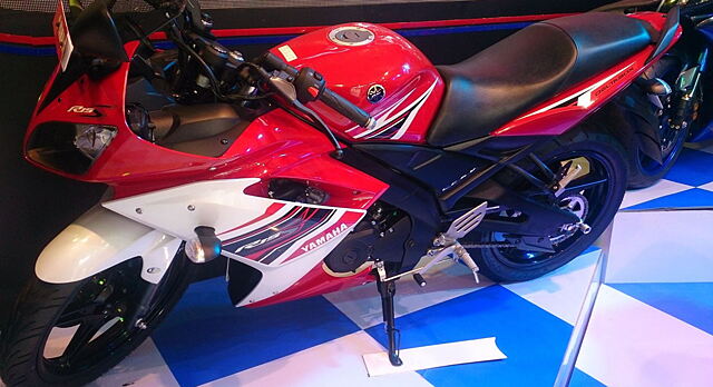 yamaha r15s side panel price