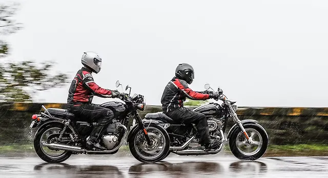 Triumph Bonneville T120 Vs Harley Davidson 1200 Custom Comparison