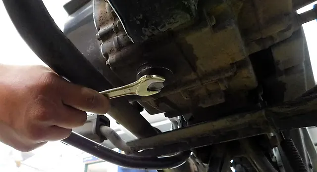 How to change your motorcycle oil - Bikewale How to change your motorcycle oil - Bikewale