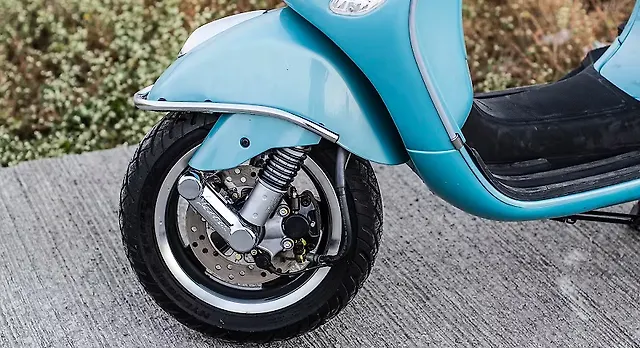 Vespa VXL 150 70th Anniversary Edition First Ride Review - BikeWale