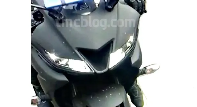 Yamaha YZF-R15 Version 3.0 revealed through new spy video Yamaha YZF-R15 Version 3.0 revealed through new spy video